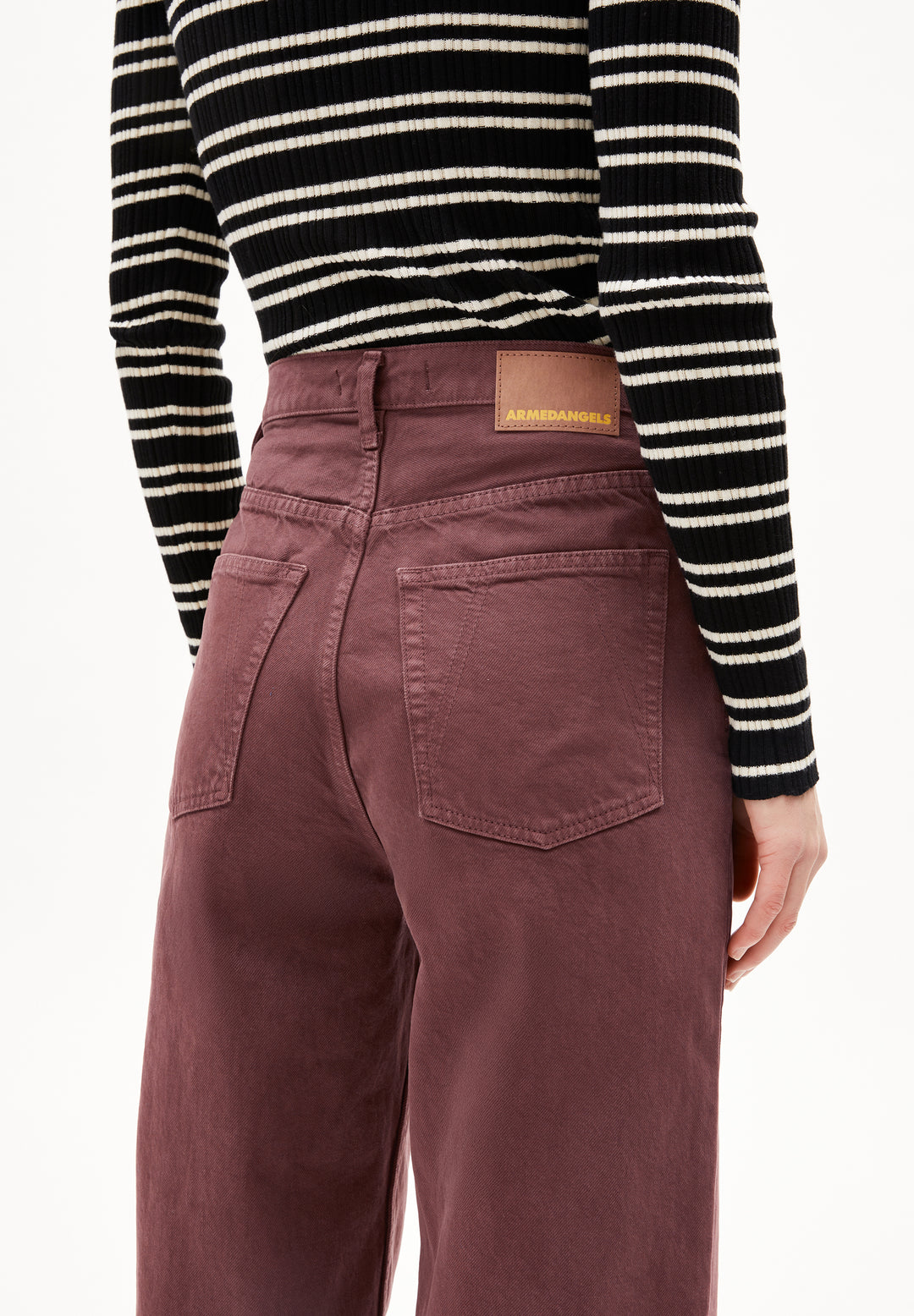 Jean framboise à coupe droite Enijaa