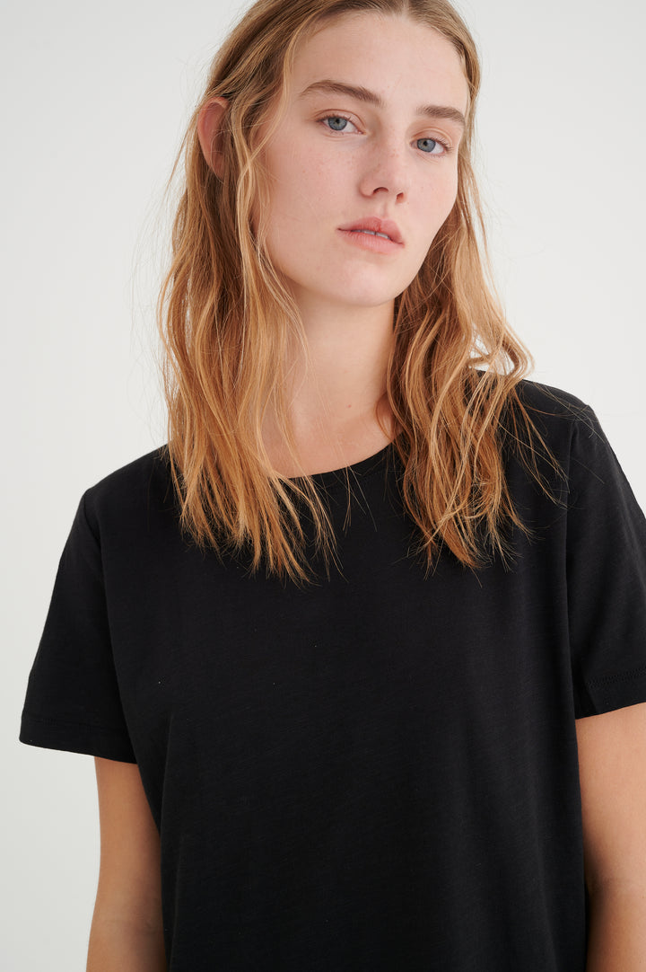 T-shirt à coupe droite Alma - En coton et modal avec encolure ronde et manches courtes