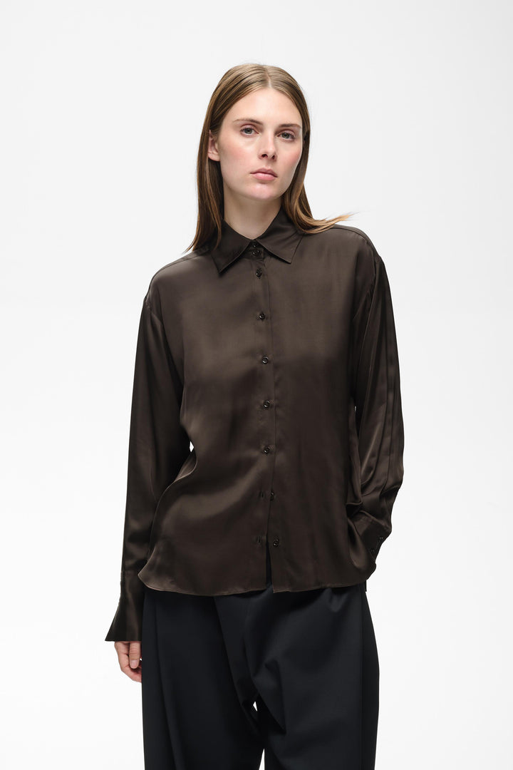 Chemise en satin Pauline - Avec ourlets aux poignets