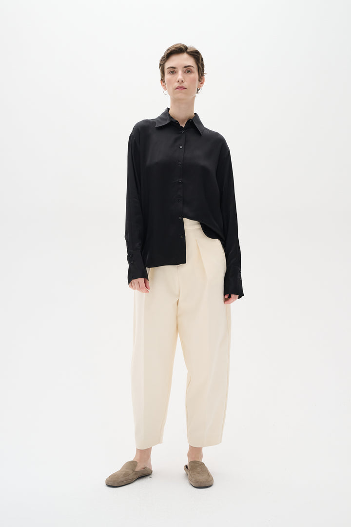 Chemise en satin Pauline - Avec ourlets aux poignets