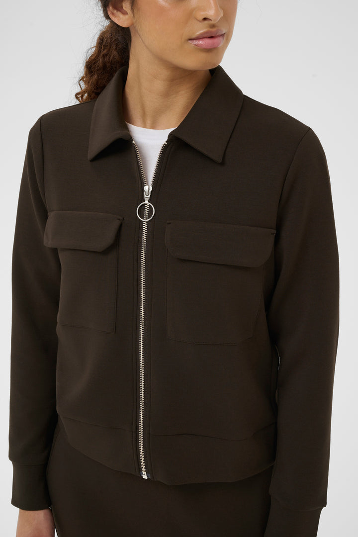 Veste essentielle Beca - Fermeture éclair et coupe ajustée