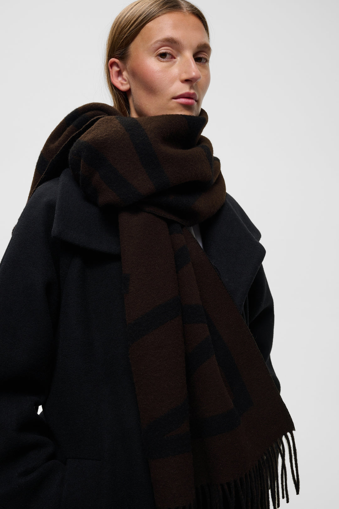 Woven wool scarf