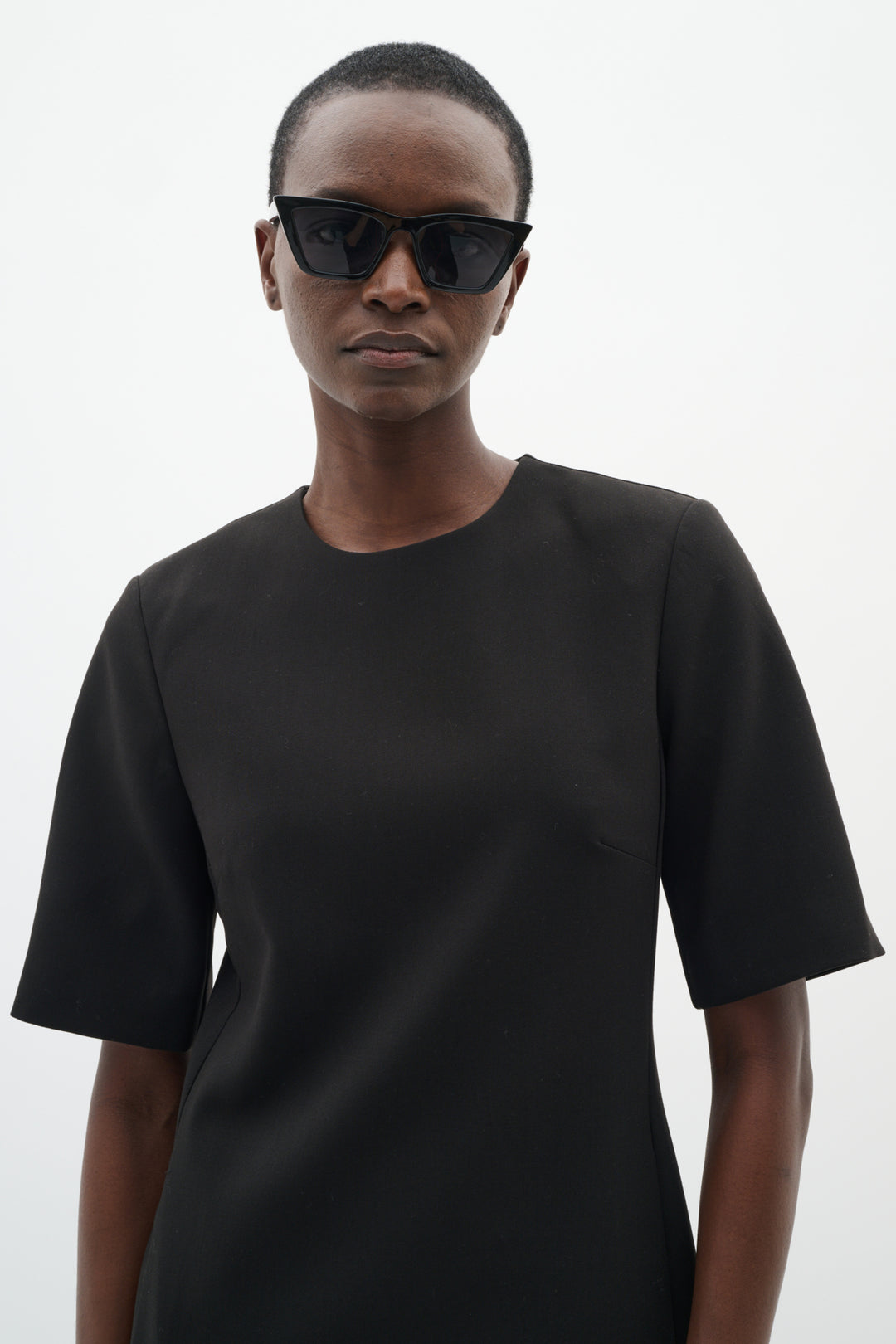 Robe noire minimaliste Bryelle