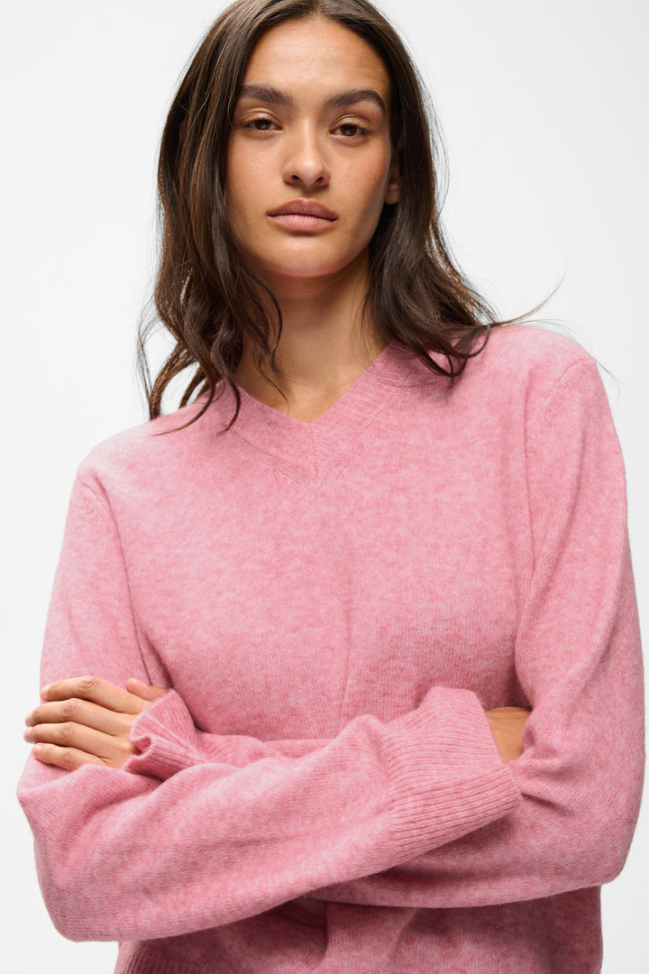 Chandail doux en tricot enrichi de laine et d'alpaga Guni - Avec col en V et coupe droite