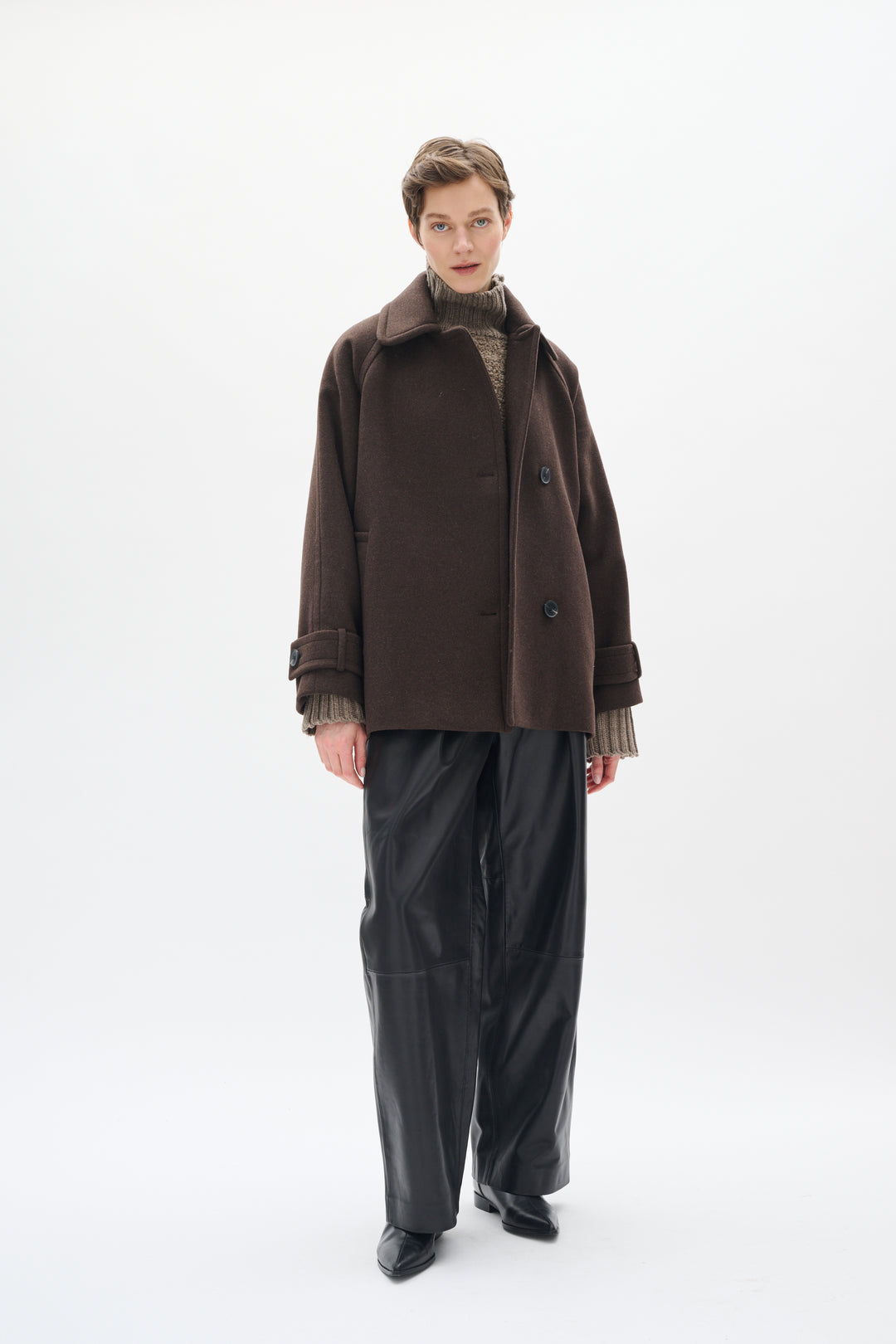 Manteau court Thora - En laine mélangée et à boutonnage croisé