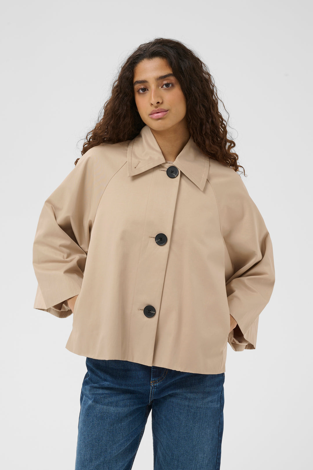 Manteau léger Hinona - Style épuré et coupe ample