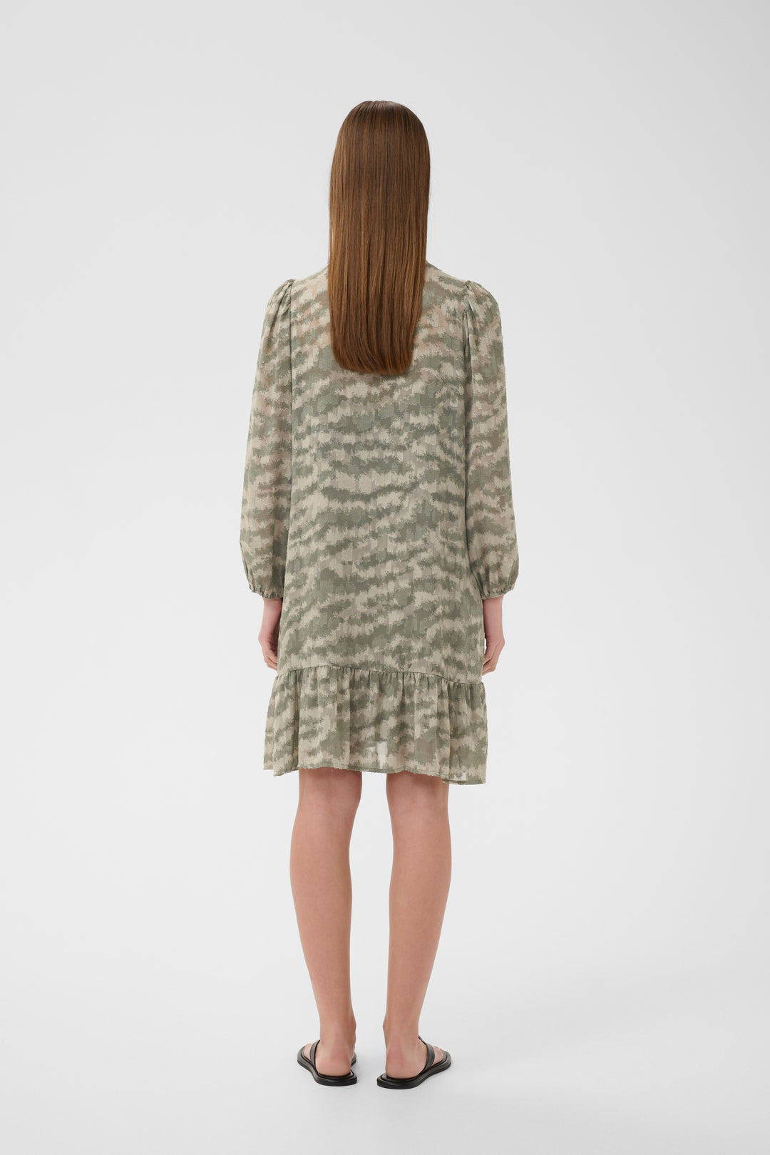 Robe imprimée Lena – Motif tigré et fluidité légère