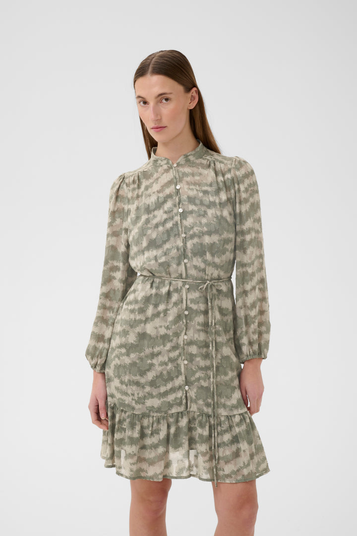 Robe imprimée Lena – Motif tigré et fluidité légère