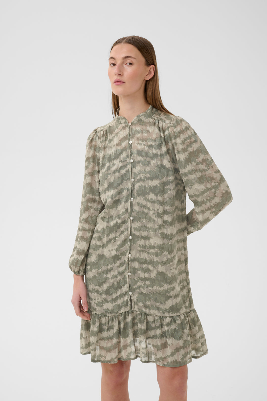 Robe imprimée Lena – Motif tigré et fluidité légère