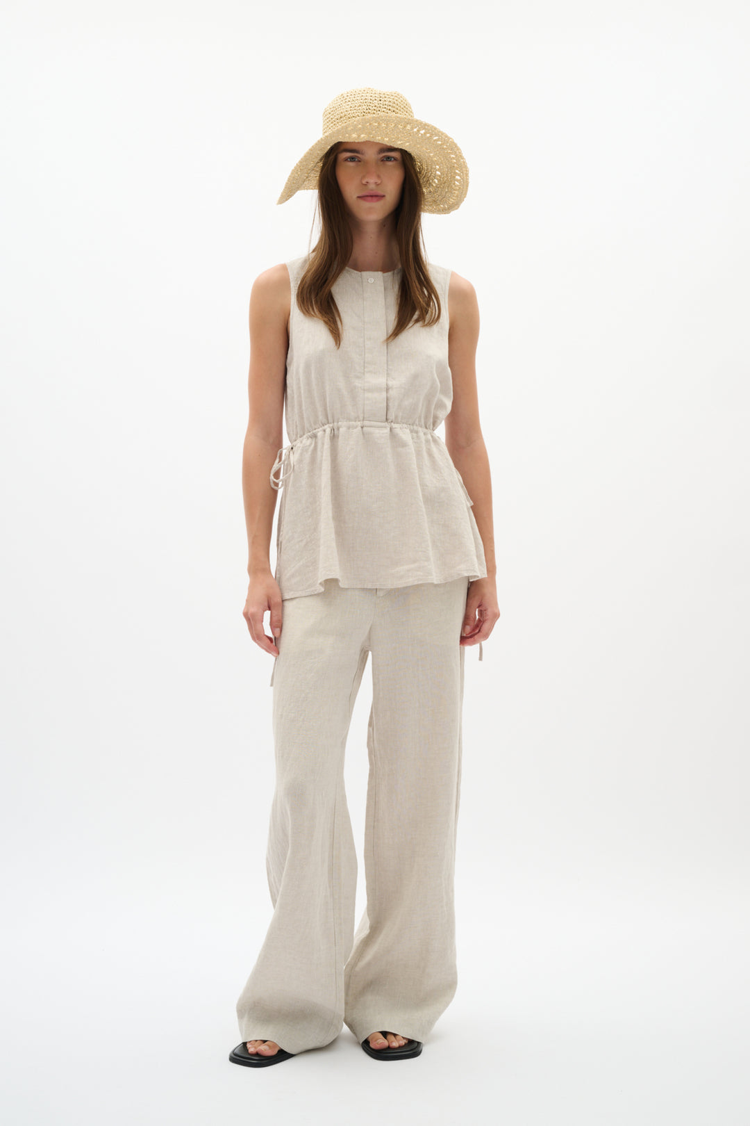 Rowan Sleeveless Blouse - Breathable Linen with Adjustable Fit