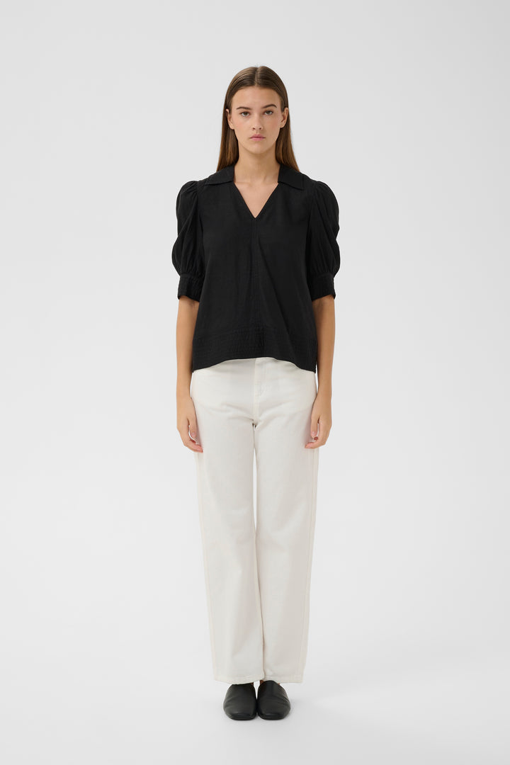 Edith Short-Sleeved Blouse - Lightweight linen and relaxed fit