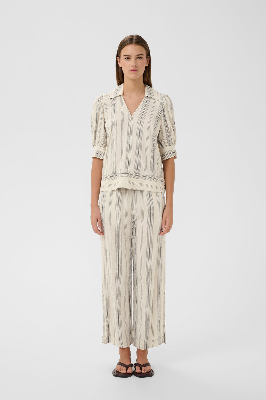 Edith Short-Sleeved Blouse - Lightweight linen and relaxed fit