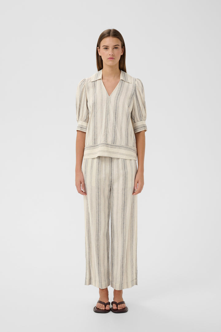 Edith Short-Sleeved Blouse - Lightweight linen and relaxed fit
