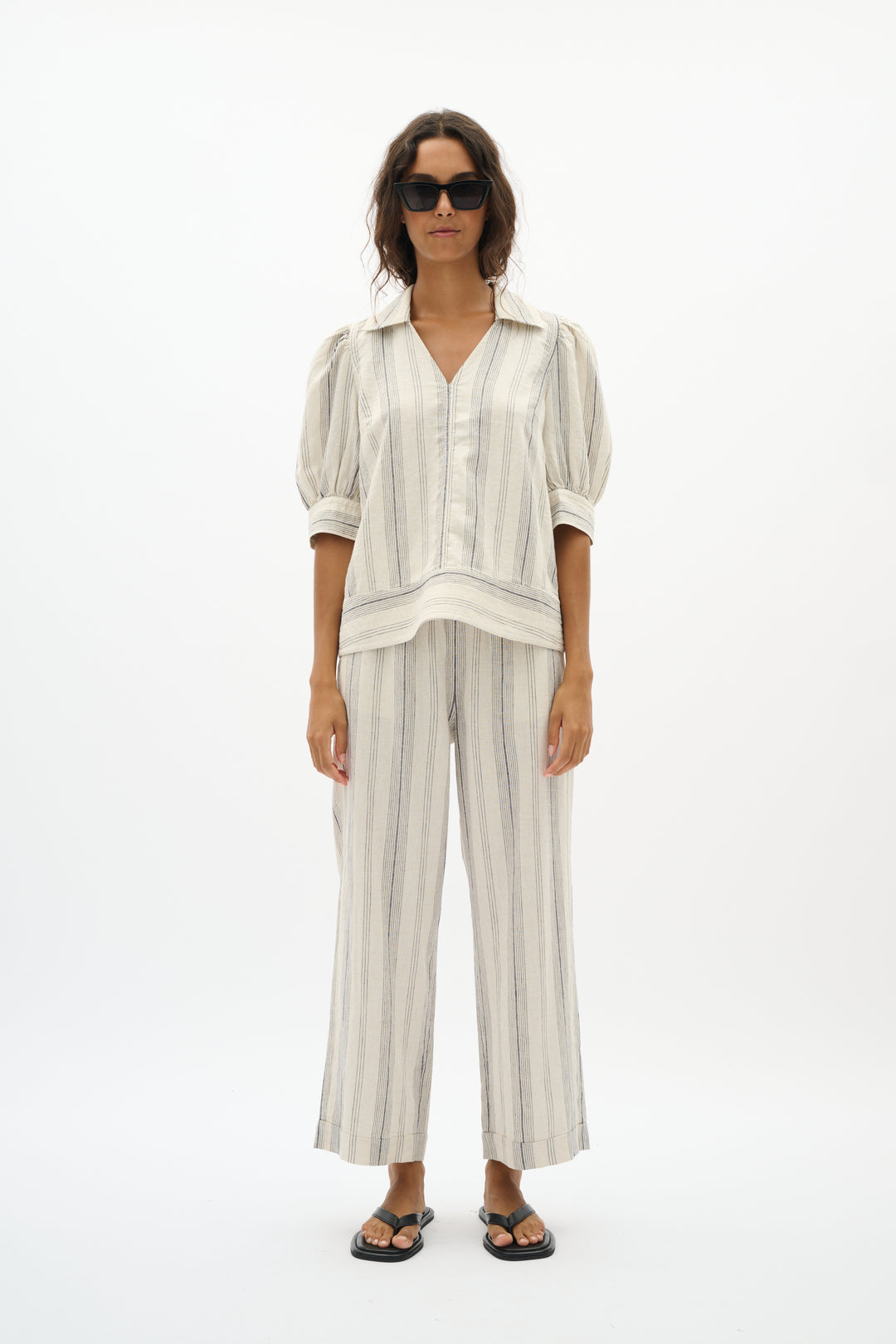Edith Short-Sleeved Blouse - Lightweight linen and relaxed fit