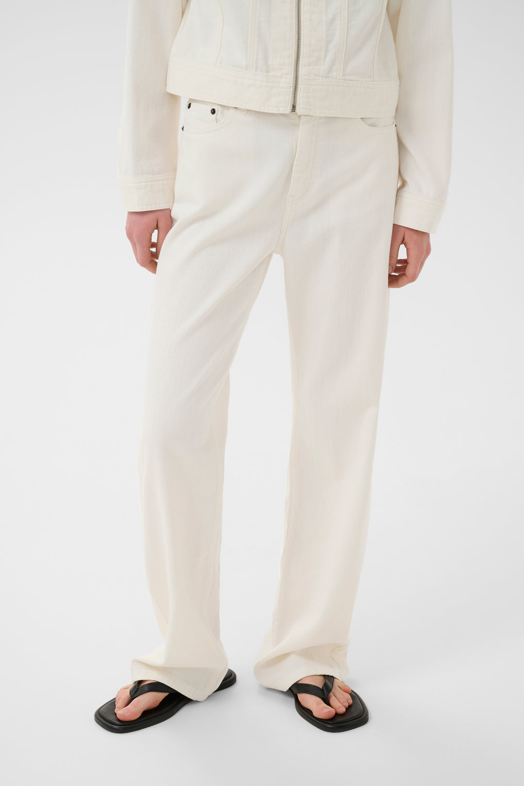 Pantalon 100% coton Gladys - Un essentiel à coupe droite et taille régulière