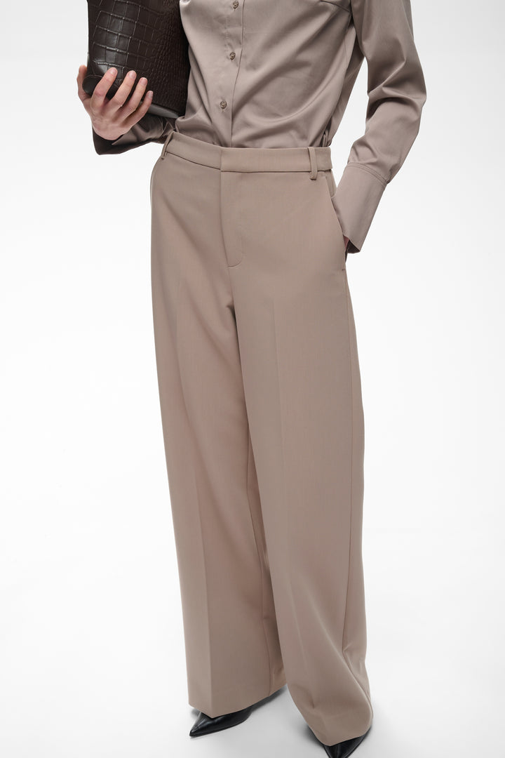 Pantalon à jambe droite Cassieh - Plis centraux marqués