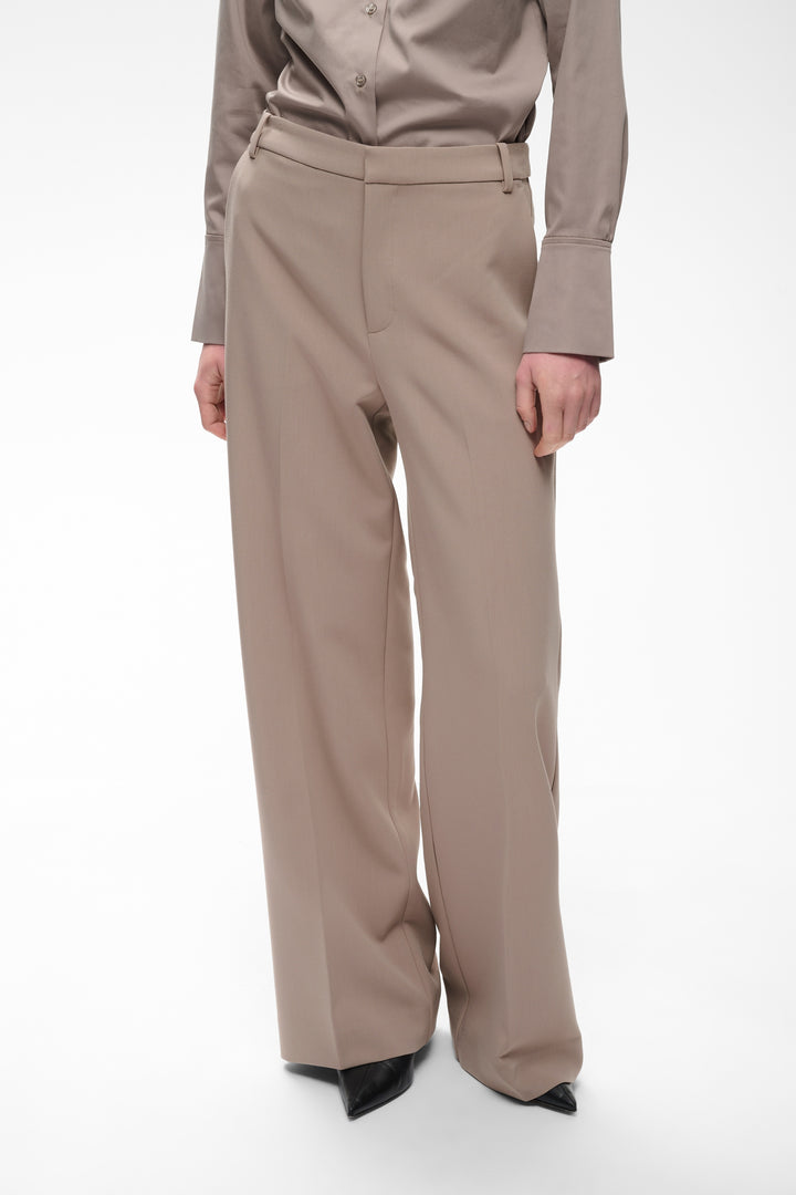 Pantalon à jambe droite Cassieh - Plis centraux marqués