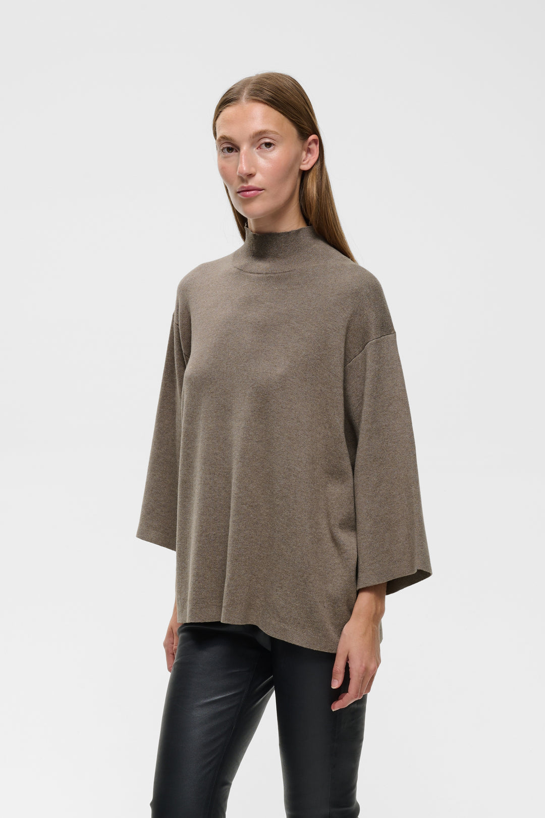 Chandail en tricot de pur coton Tilda - Col montant et texture côtelée
