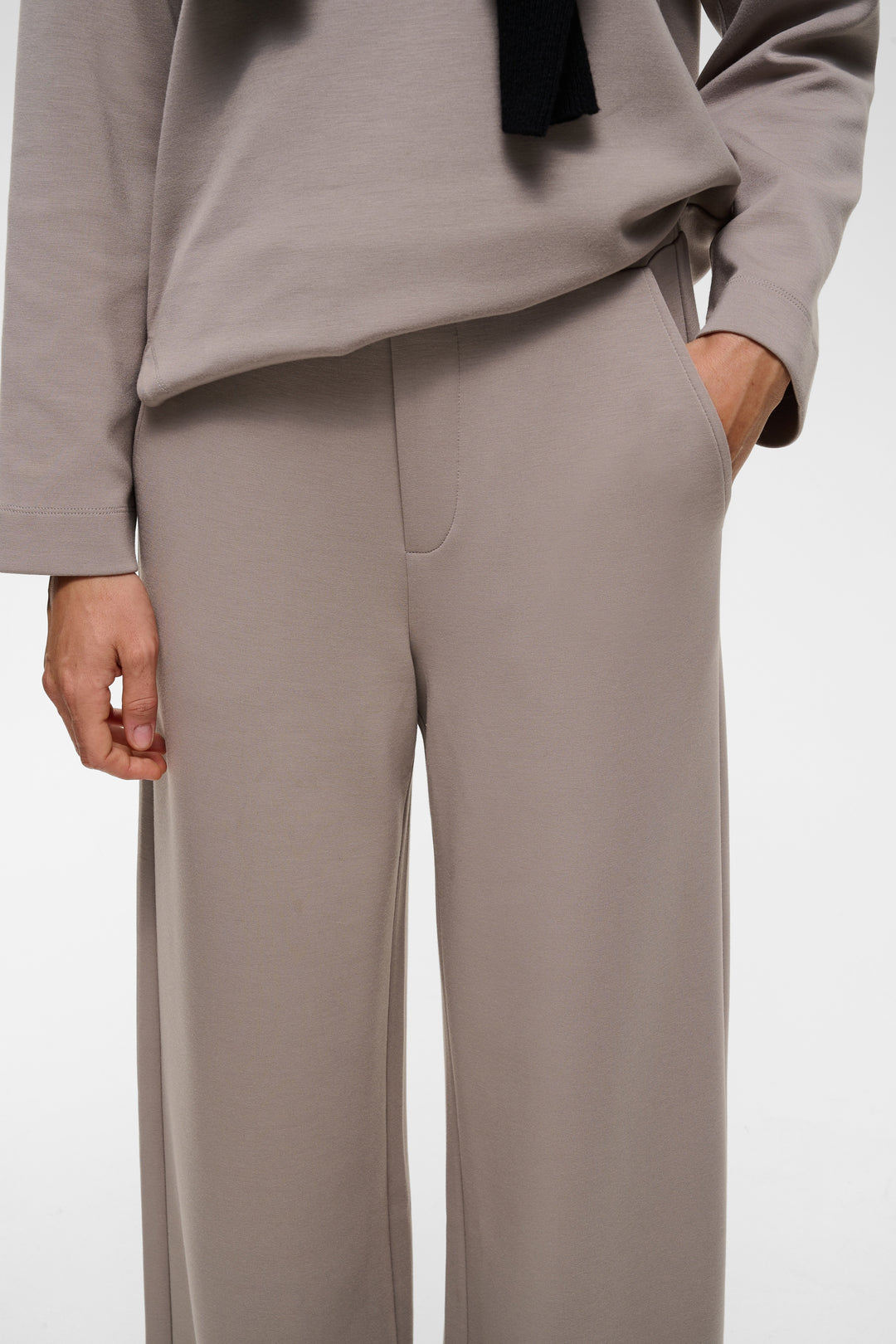 Pantalon écourté Gincette - Avec taille élastique et coupe droite