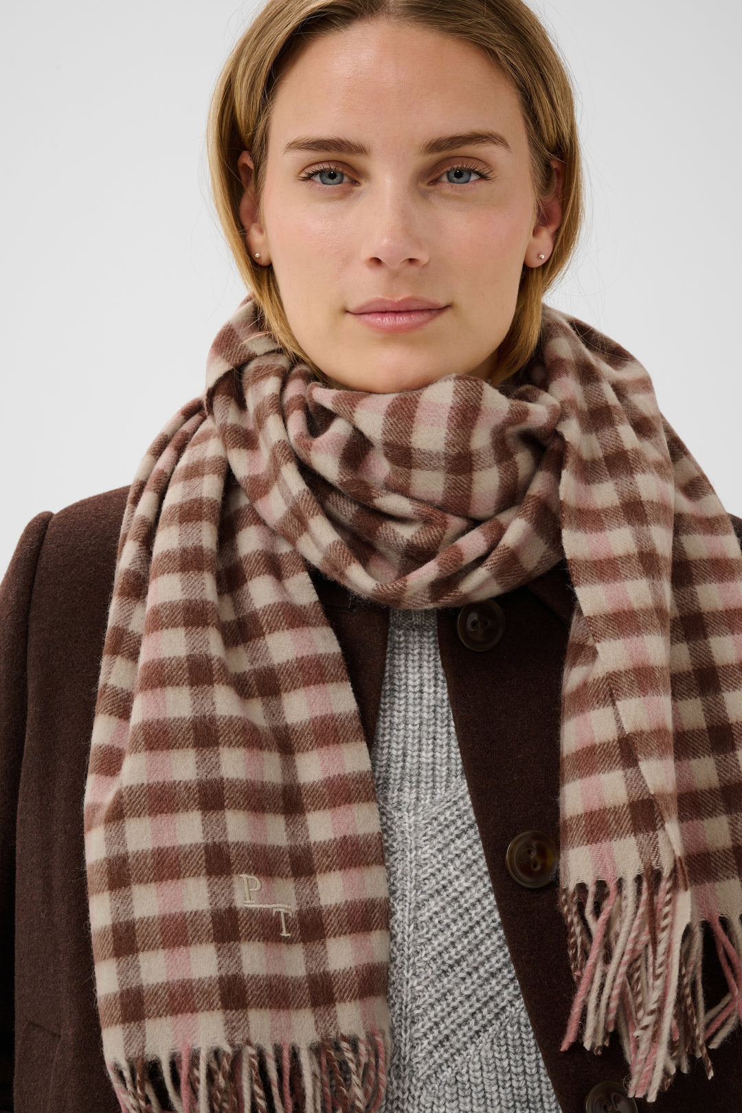 Foulard 100% laine Kitha - Un accessoire au motif à carreaux classique
