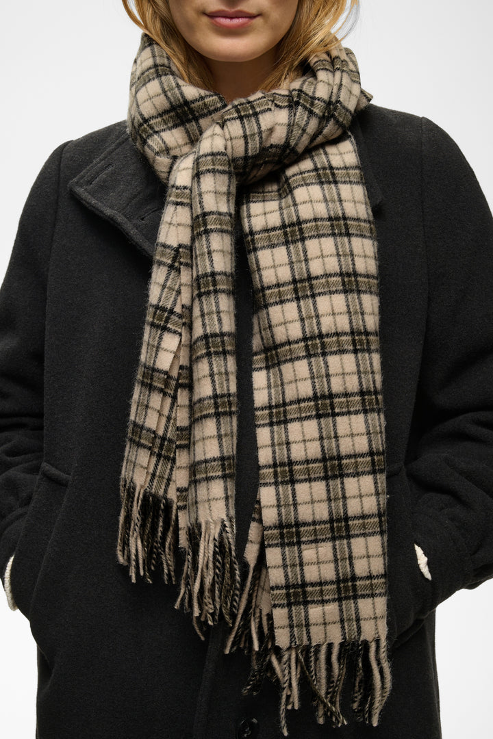 Foulard 100% laine Kitha - Un accessoire au motif à carreaux classique