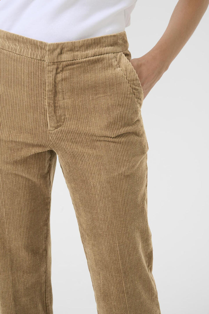 Pantalon droit en velours côtelé Mishas