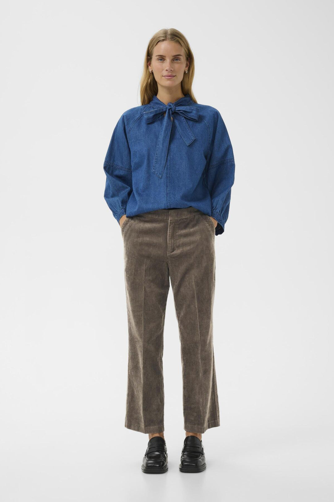 Pantalon droit en velours côtelé Mishas