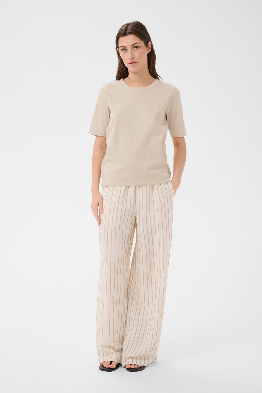 Ratana organic cotton T-shirt - Straight cut and short sleeves**