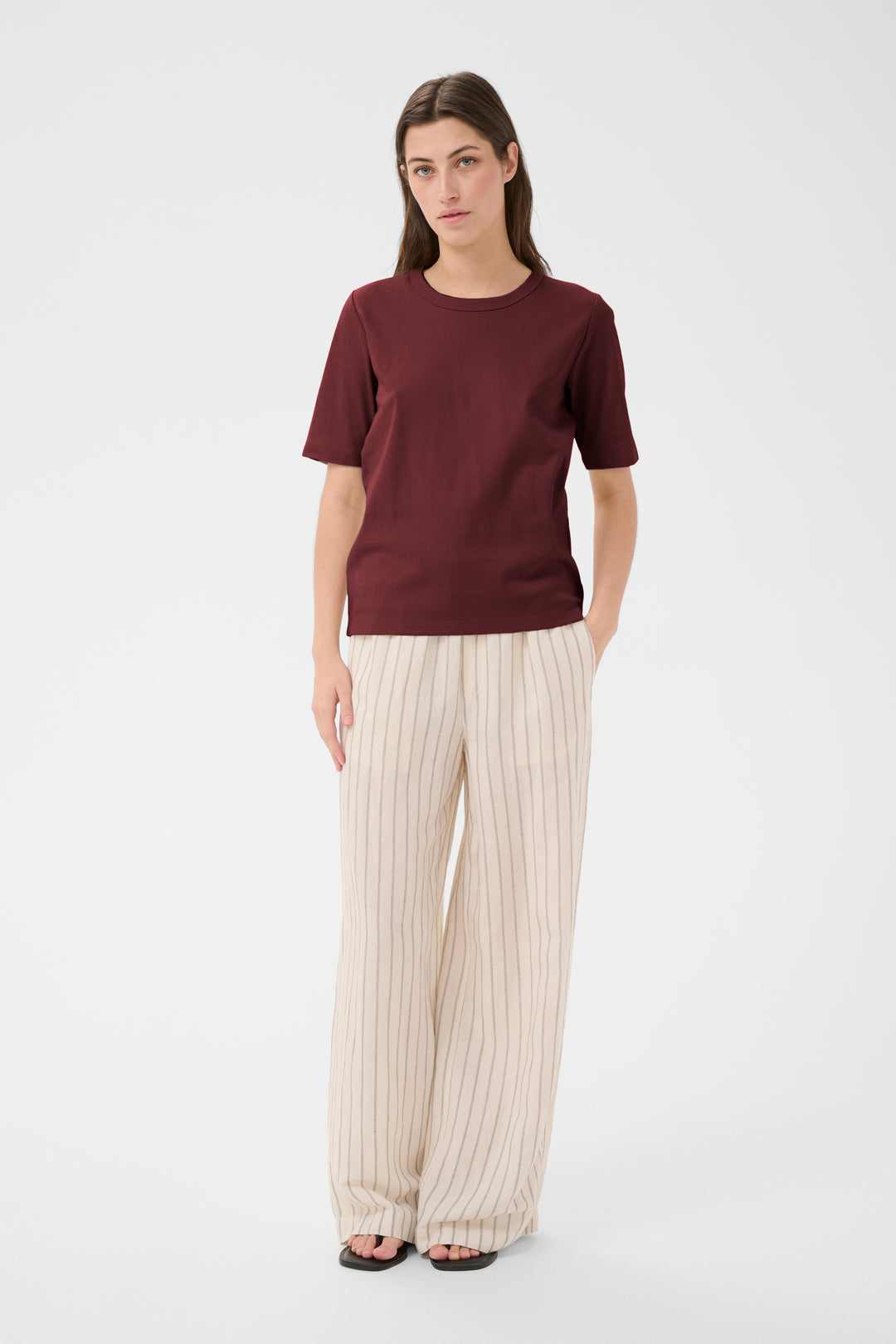 Ratana organic cotton T-shirt - Straight cut and short sleeves**