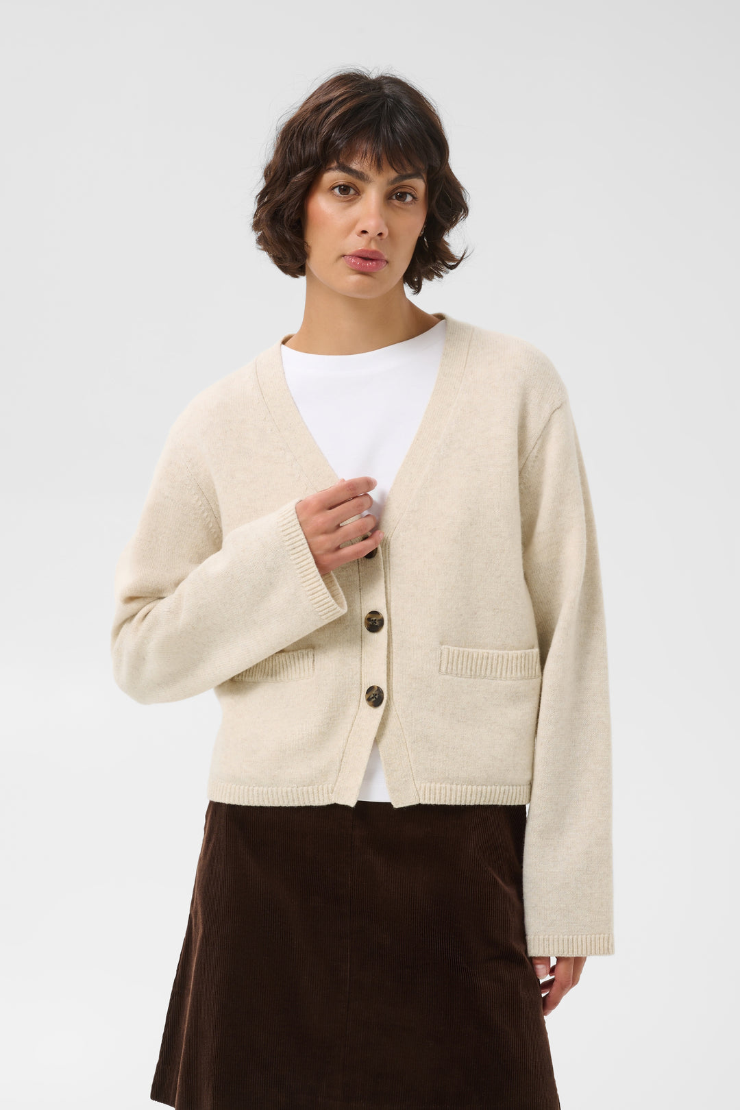 Cardigan court en pure laine certifiée Sveva - Boutonnée classique à col en V