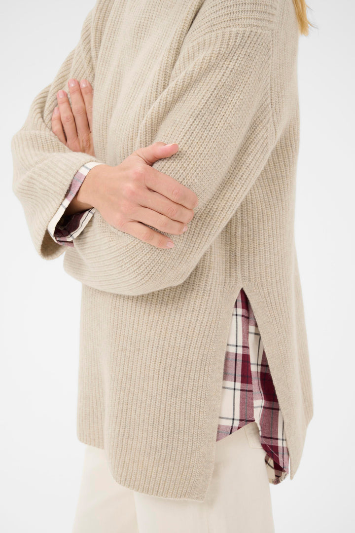 Pull à col montant avec ouverture dans la nuque Sofiya