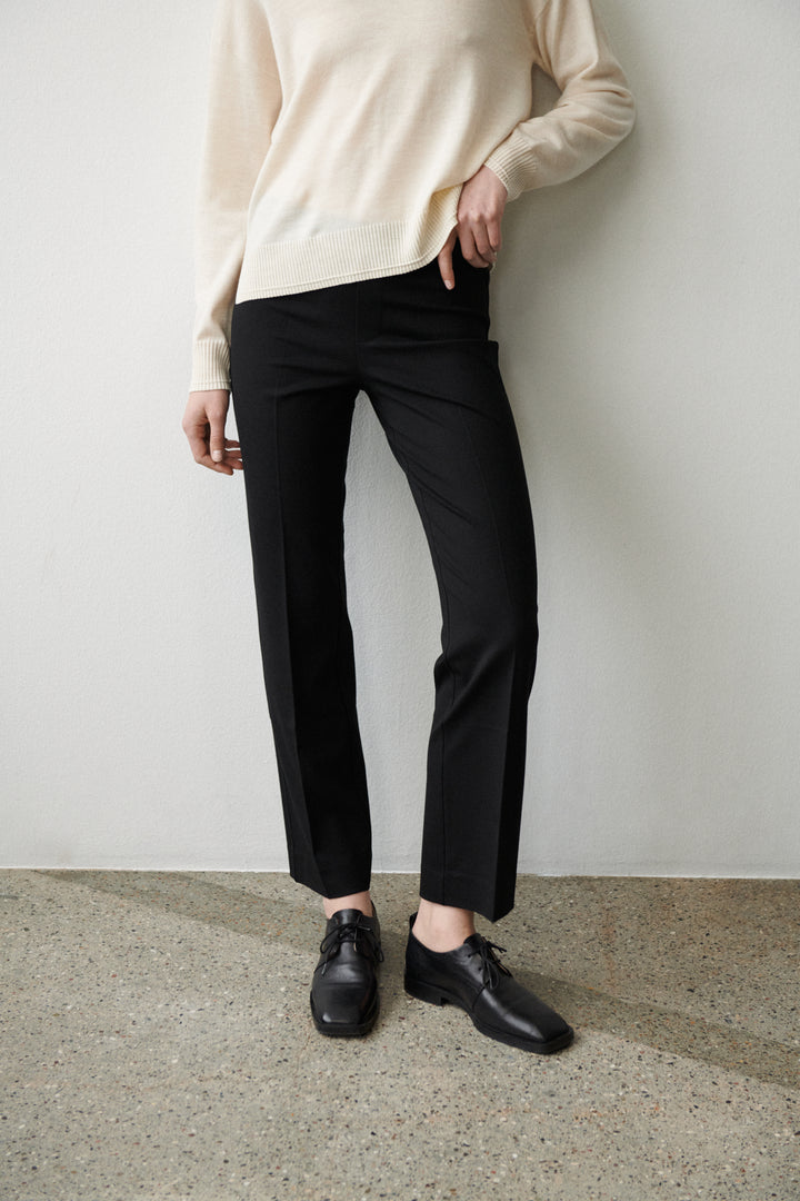 Pantalon à coupe droite en tricot extensible Ponta - Avec plis structurants et taille haute