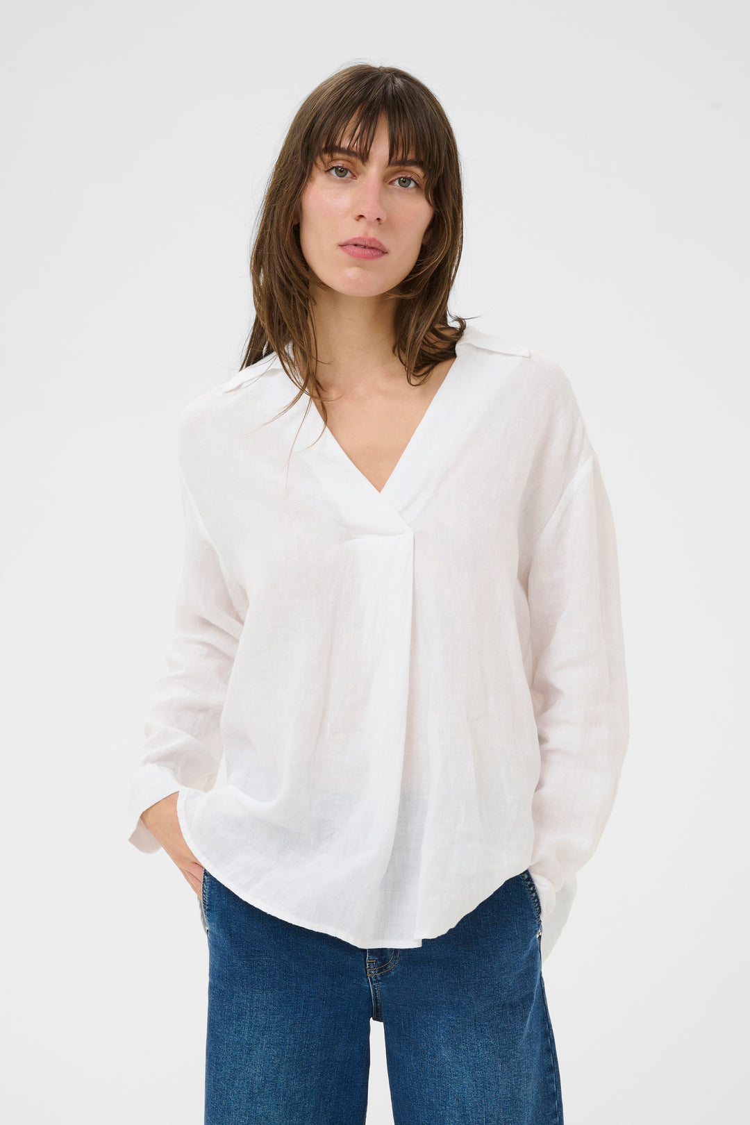Blouse en lin Ayo – Col en V et coupe droite