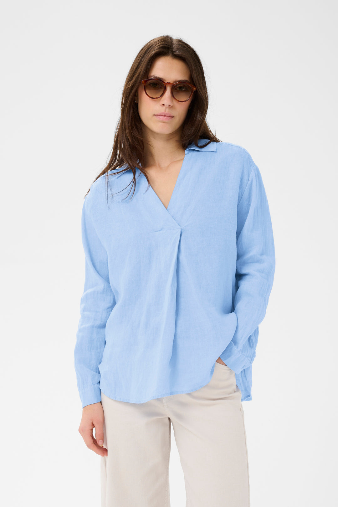 Blouse en lin Ayo – Col en V et coupe droite