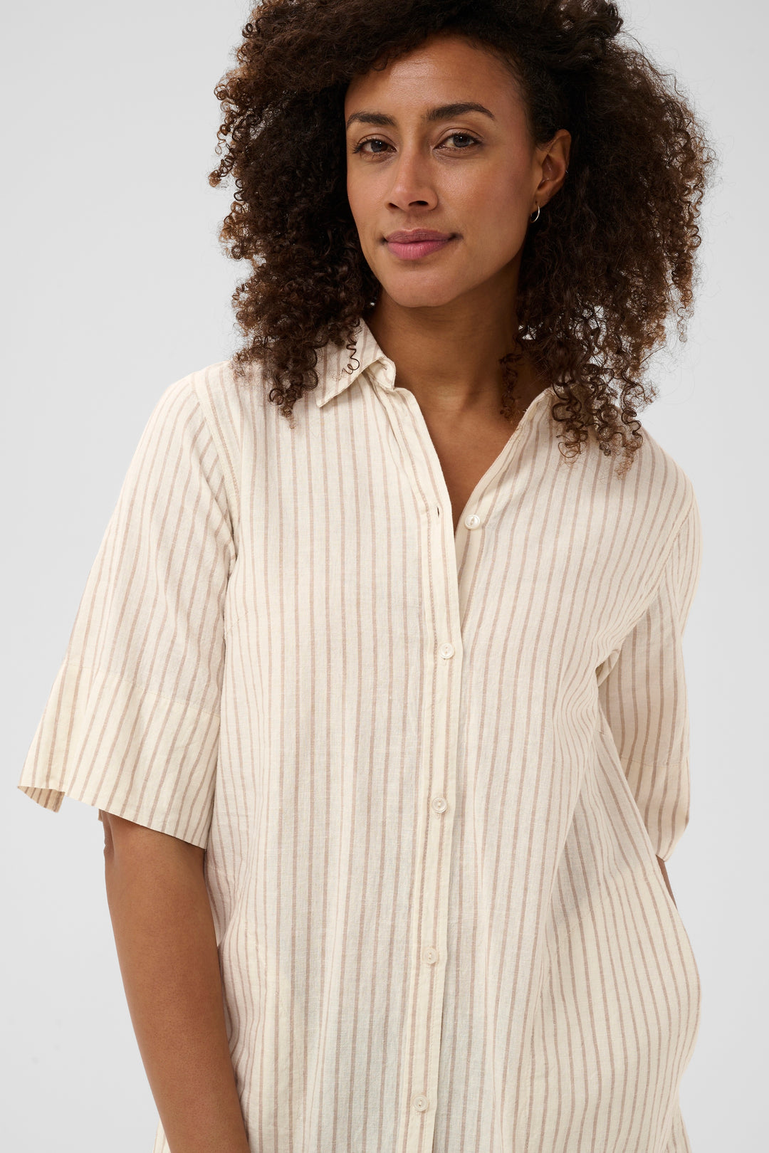 Robe chemise en lin et coton Berrit - Légère et respirante à fines rayures