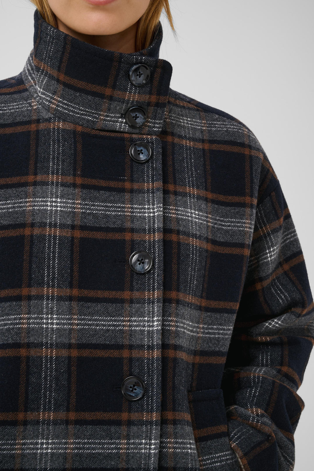 Veste en laine recyclée Celly - Motif à carreaux et col montant structuré
