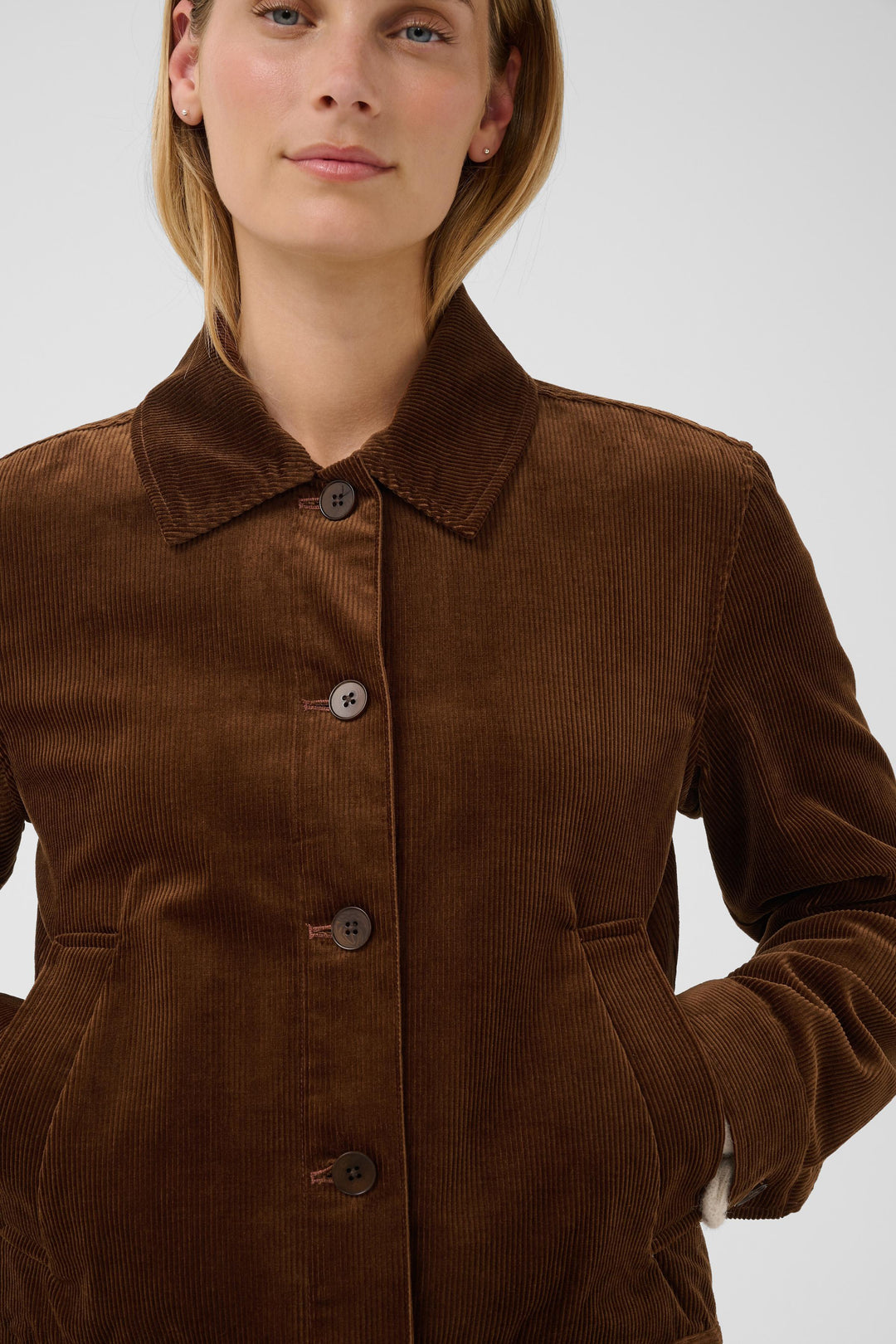 Veste en coton mélangé Constanze - Court et structuré à boutonnage simple