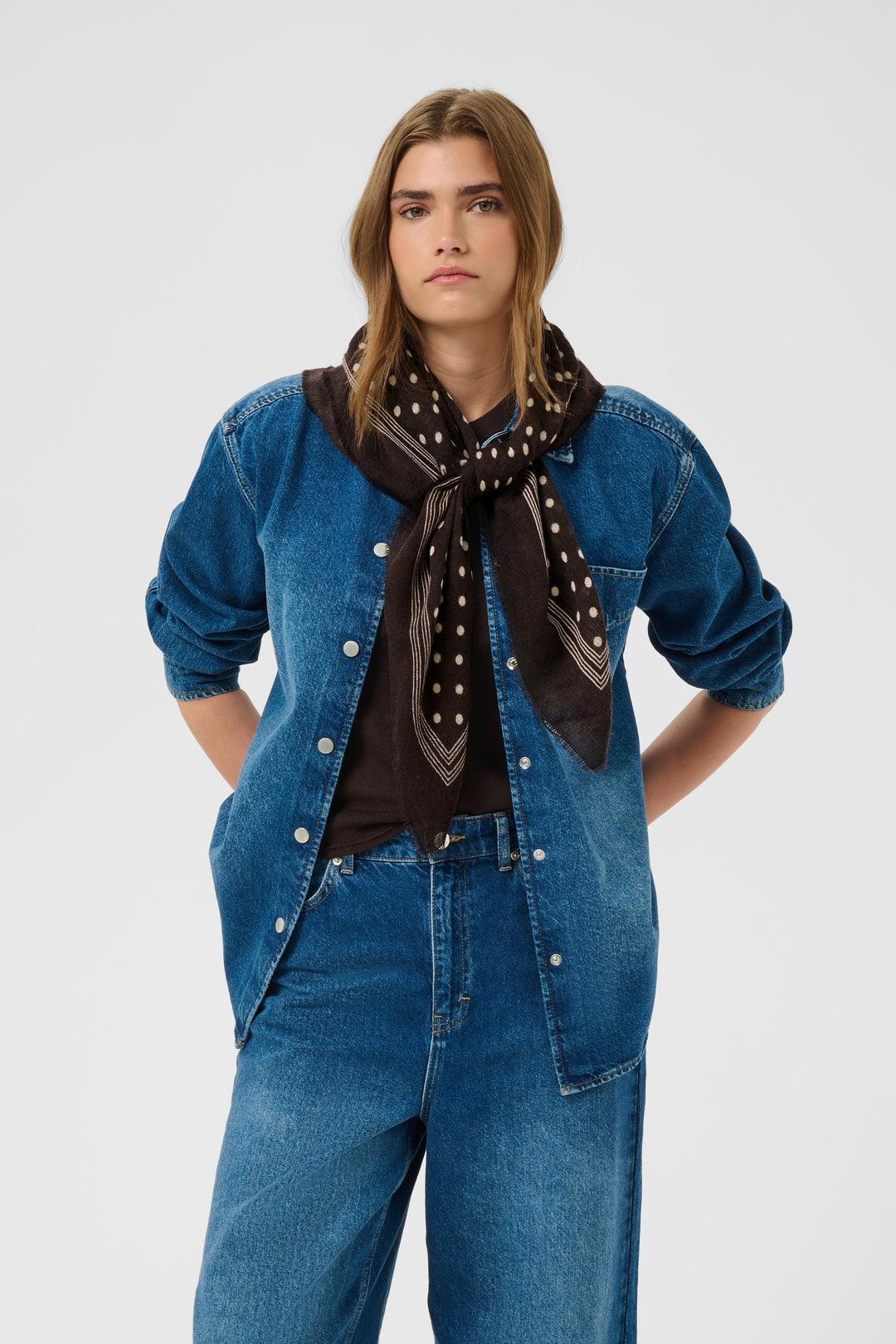 Foulard Celesta - Accessoire polyvalent en pure laine