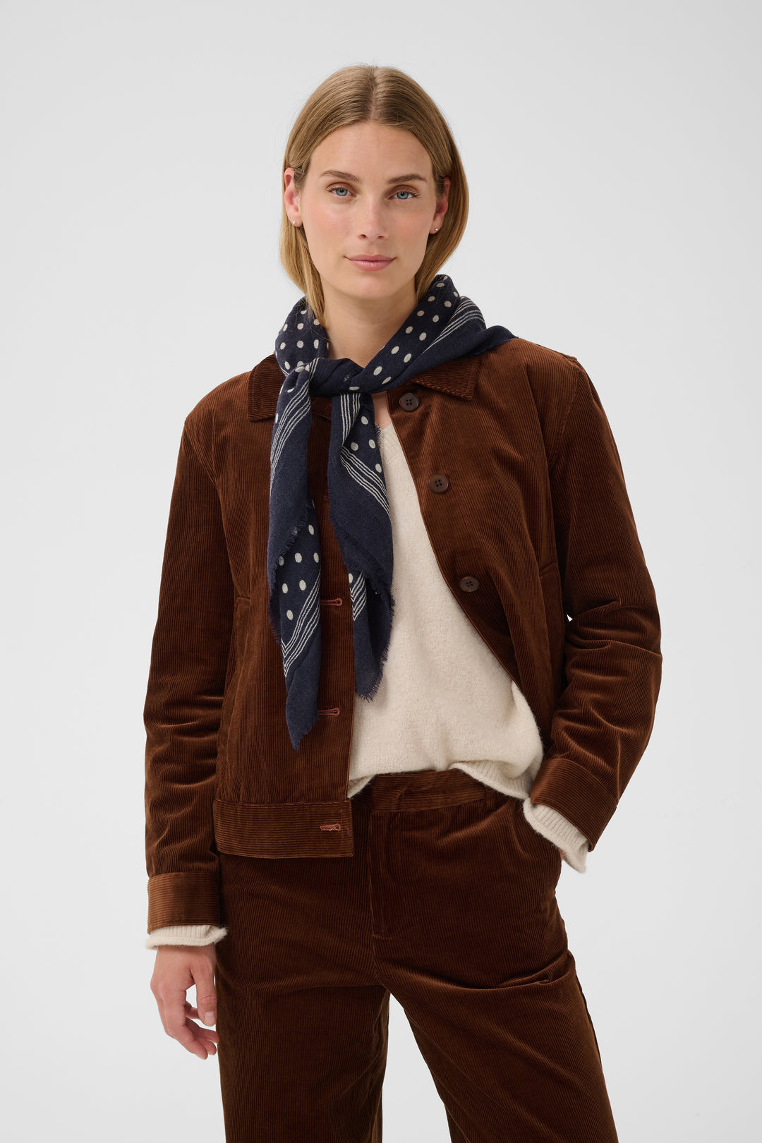 Foulard Celesta - Accessoire polyvalent en pure laine