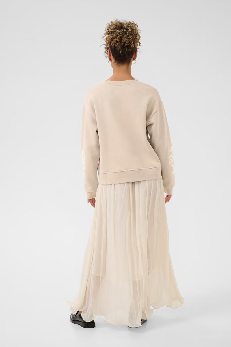 Chandail décontracté brodé Hella