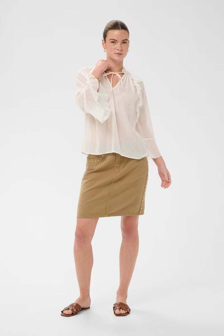 Blouse à volants Flora – Coupe évasée et col montant ajustable