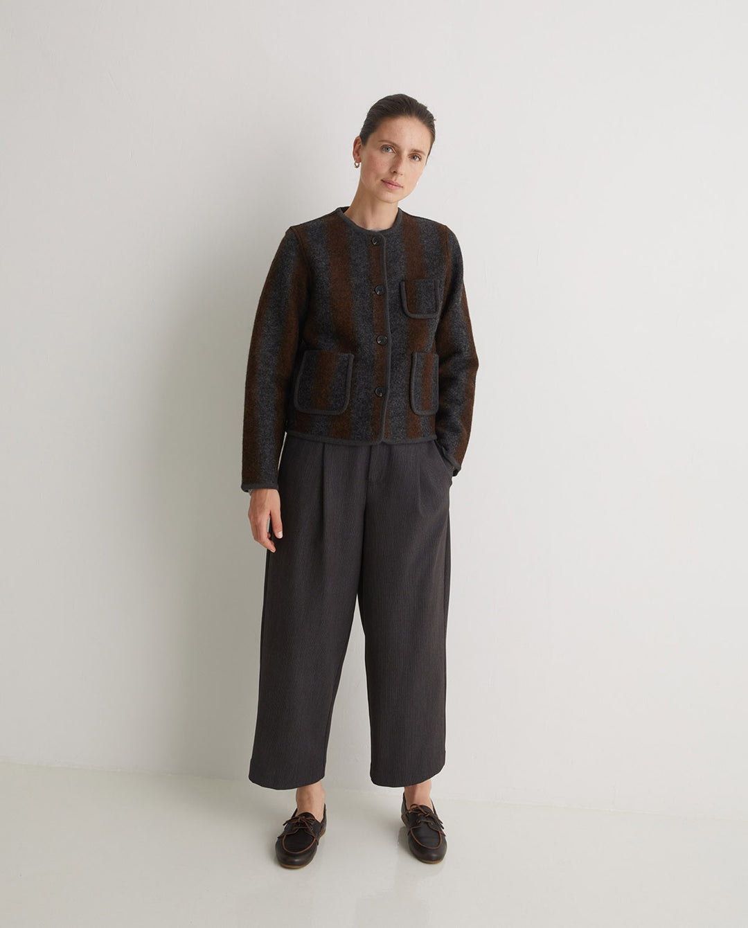 Manteau court en mélange de laine bouillie à rayures