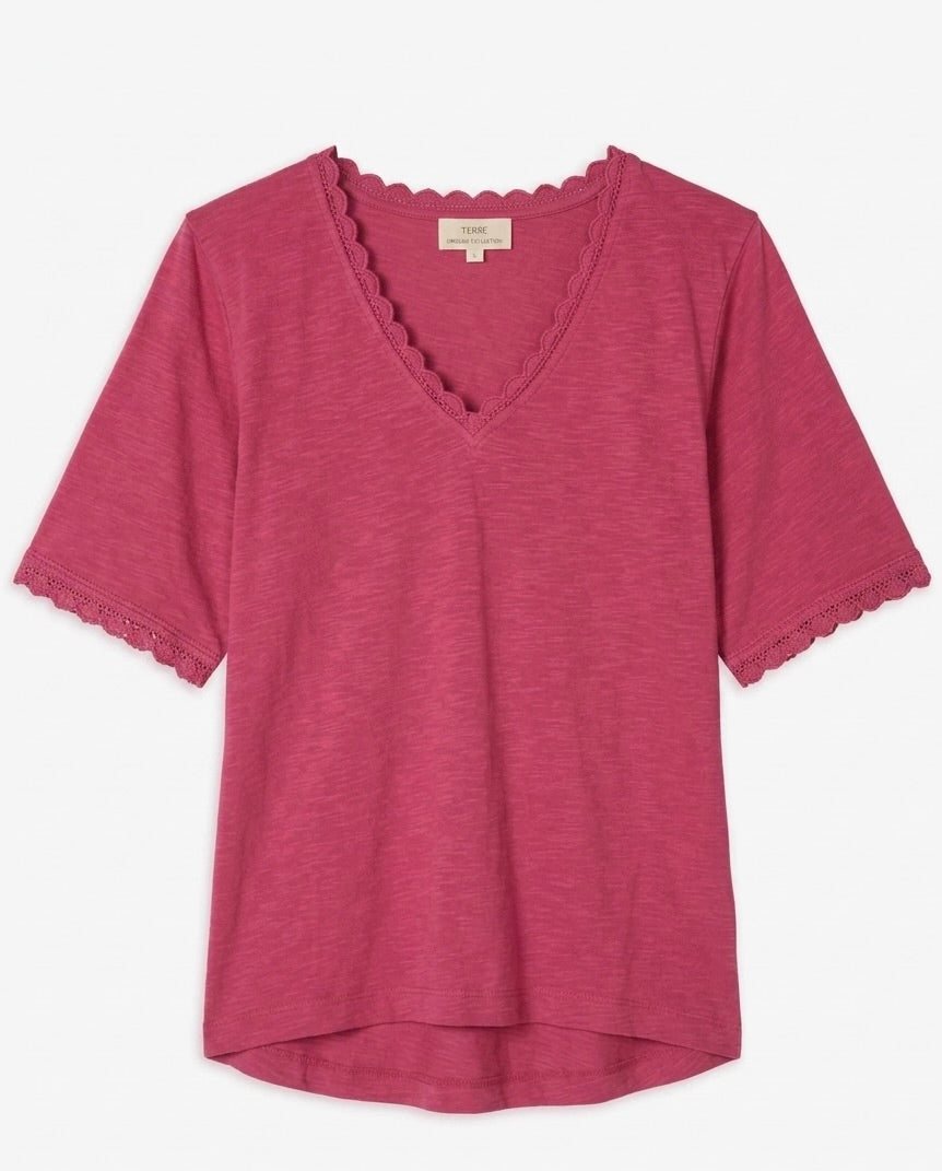 T-shirt en coton biologique - Encolure en V avec détails en crochet délicats