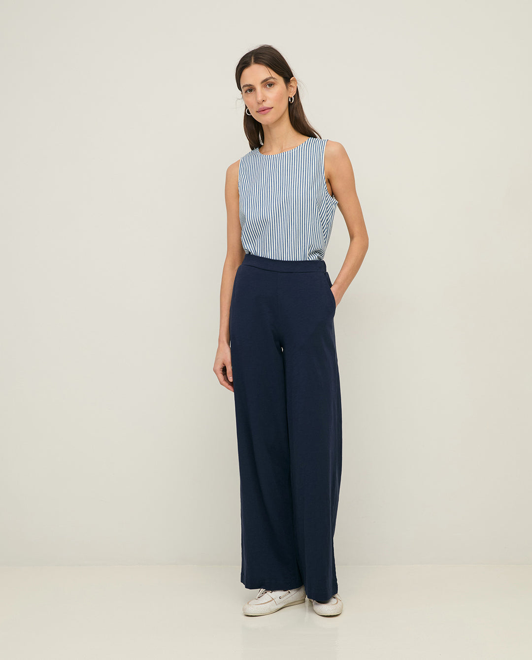 Pantalon en coton - Un modèle à jambe large et taille élastique