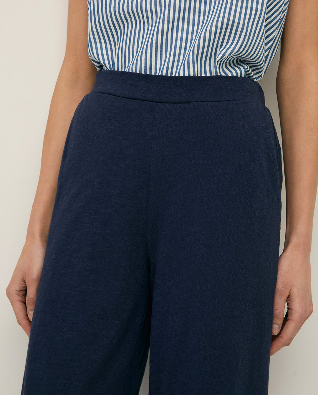 Pantalon en coton - Un modèle à jambe large et taille élastique