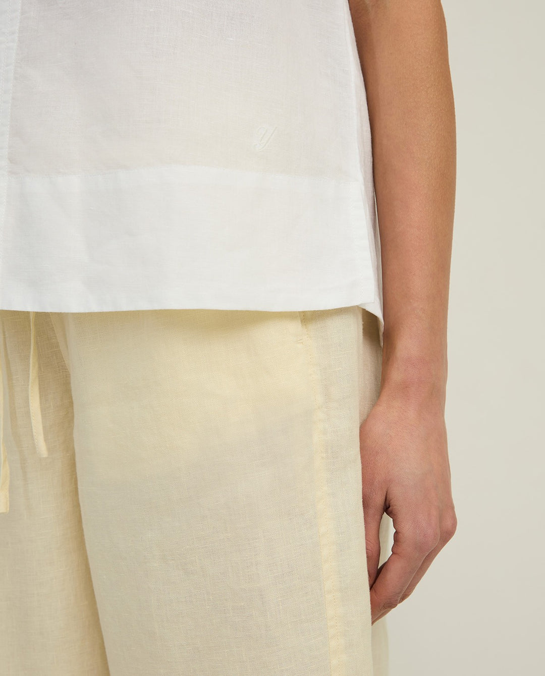 Blouse sans manches en lin et coton - Coupe fluide et structurée