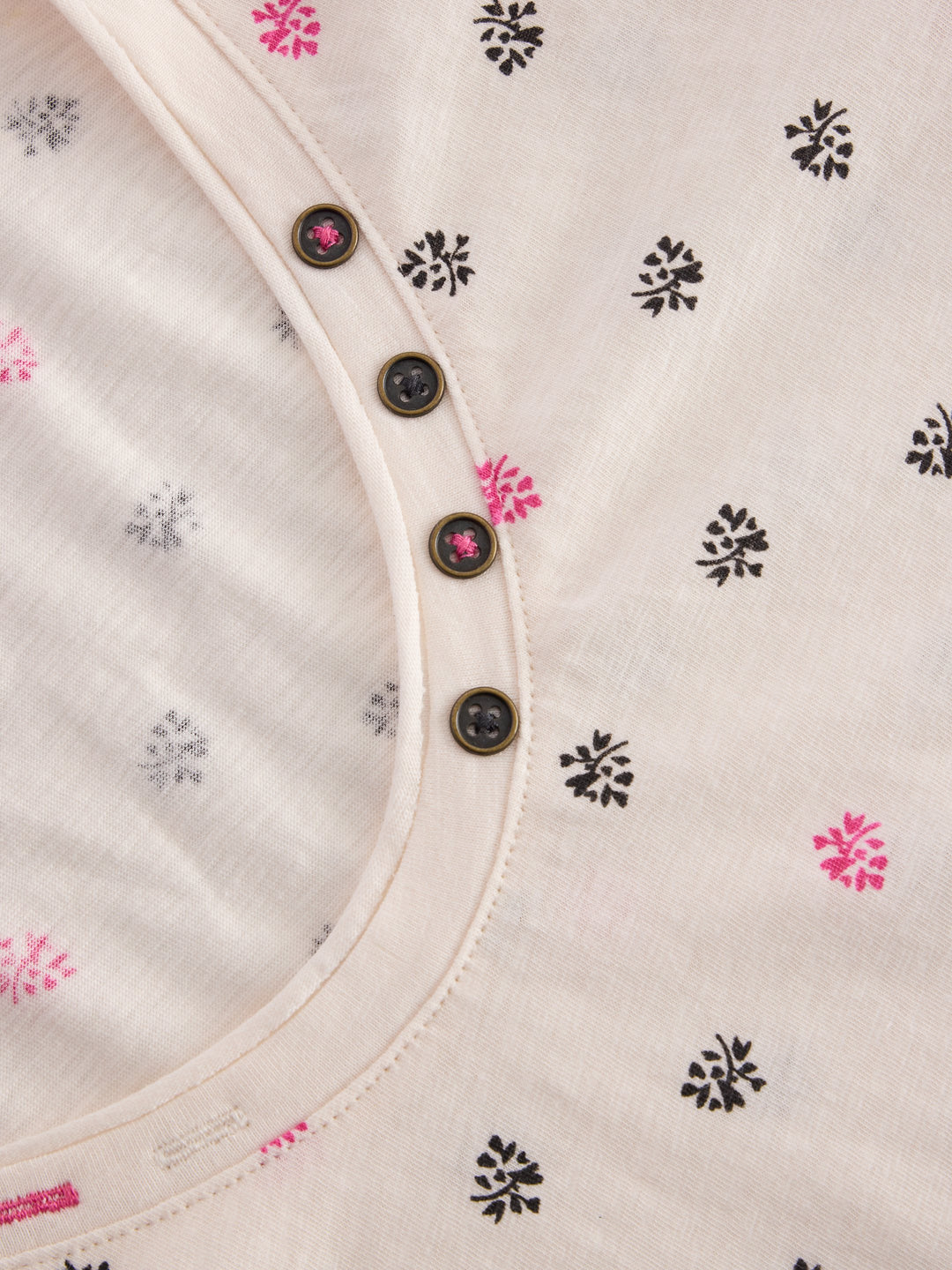 T-shirt avec un col rond et des boutons Nadia