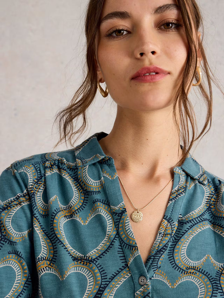 Chemise imprimée avec coeurs