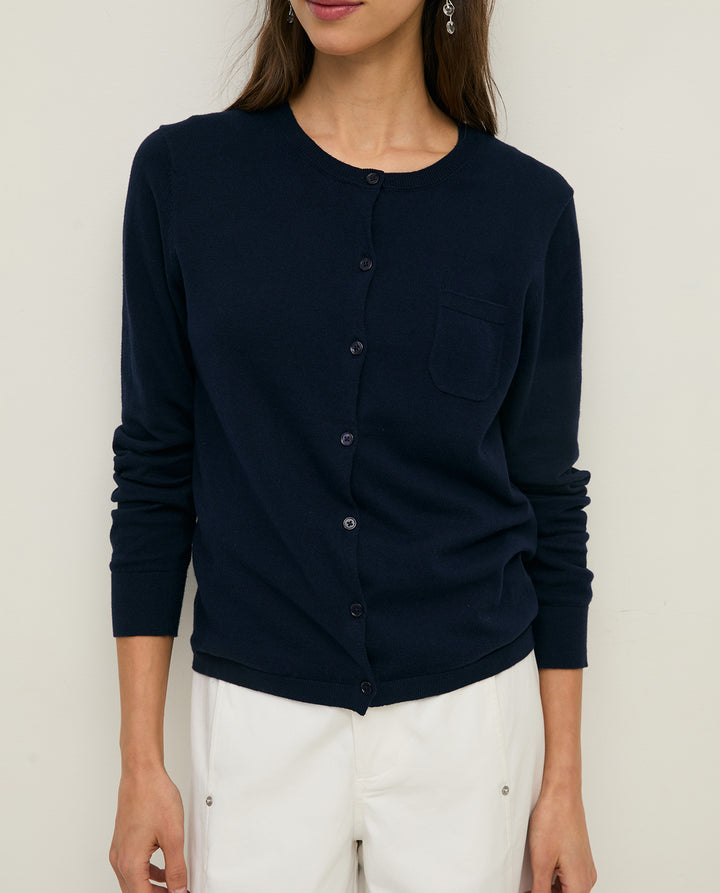 Cardigan en coton biologique — Tricot et coupe classique