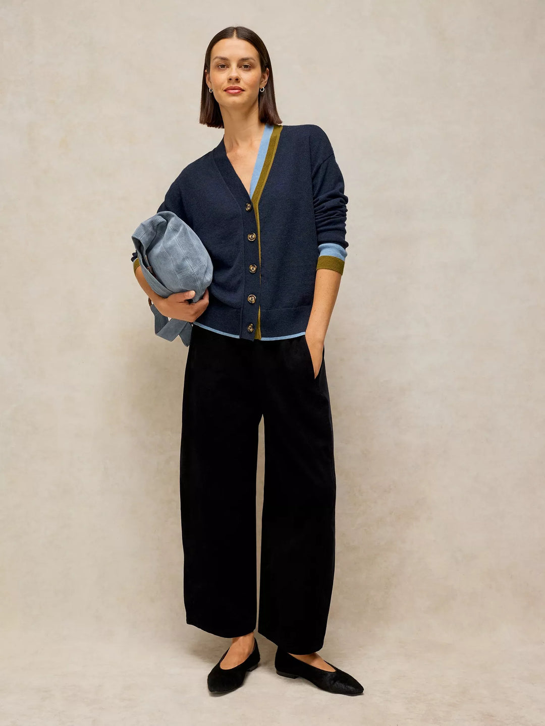 Cardigan en coton biologique et laine mérinos Katie - Boutonnage classique et finitions côtelées